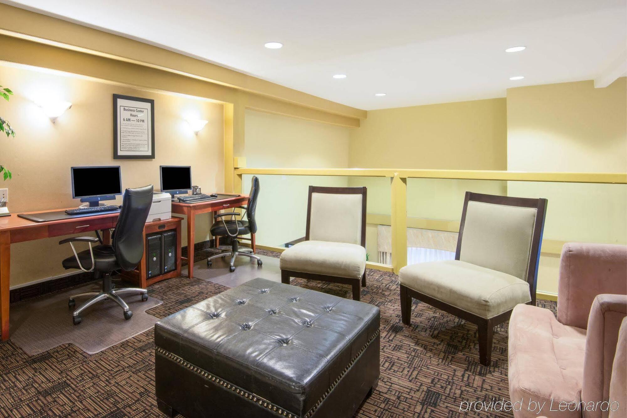 Holiday Inn Express Prescott By Ihg Eksteriør bilde